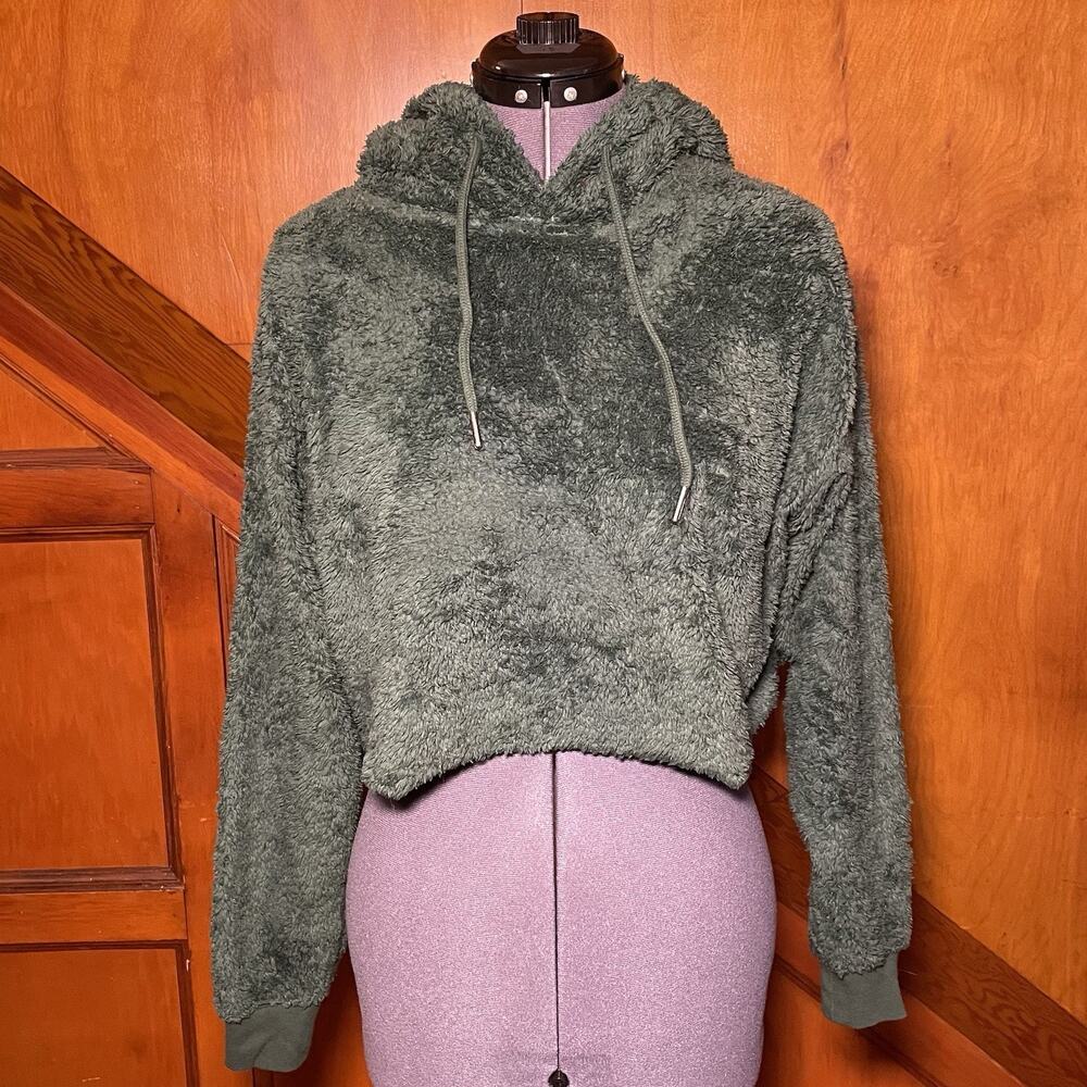 Urban Outfitters - Green Furry Cropped Pullover Hoodie - Size Small - Pre-owned
